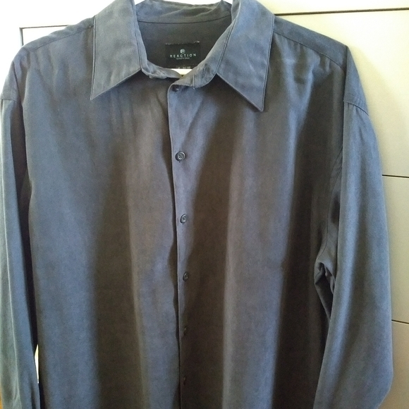 Reaction by Kenneth Cole large shirt - Picture 3 of 6